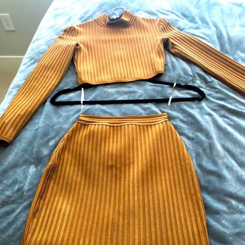 House of CB Bodycon Set ( top/skirt)